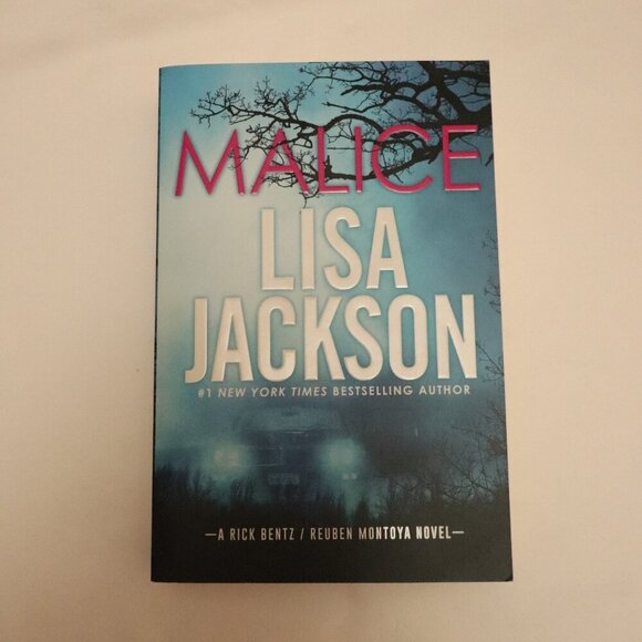 Malice by Lisa Jackson | Crime | Mystery | Suspense | | Novel | Paperback - Picture 1 of 3